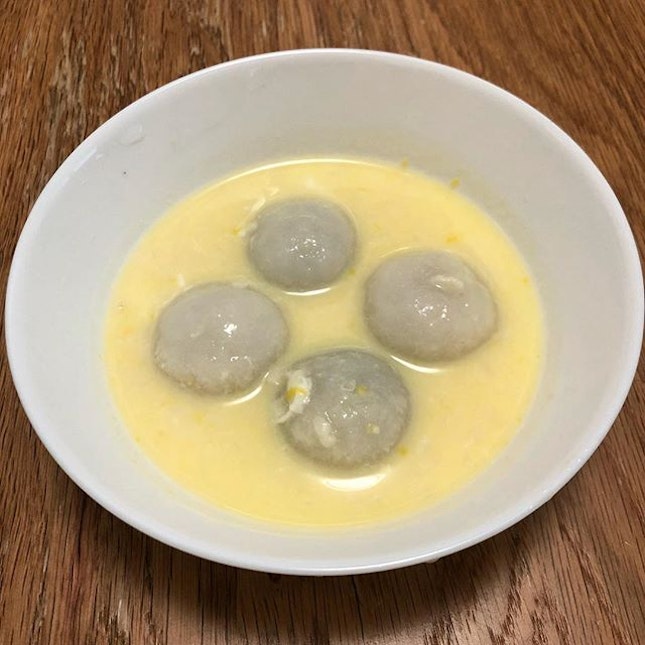 When my sister wrongly ordered this tang yuan to dabao back for us, she was concerned we won’t like it.