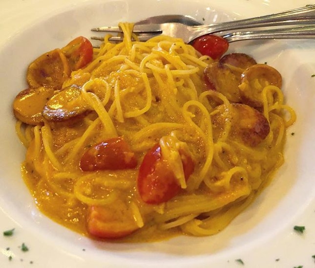 Creamy tomato pasta with Hungarian sausages.