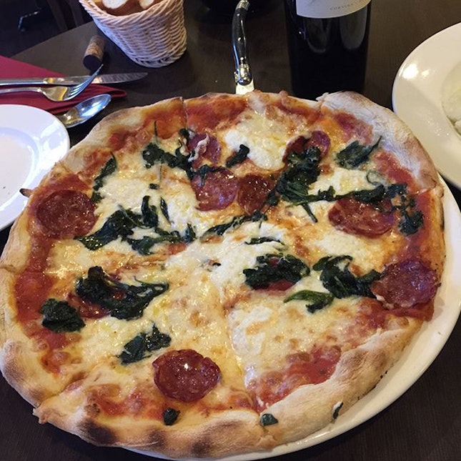 Pizza Acqua e Farina $26🔸Tonnato $14🔸Lamb shank $28🔸Jema red wine $100/bottle🔸Grappa $9🔸Free small bites and limoncello
💰$208.35 for 2pax
.