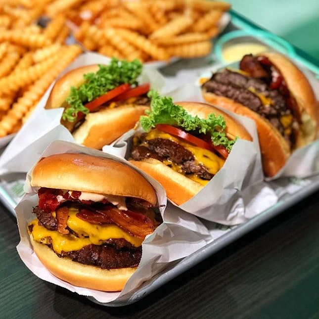 Shack burger (single patty - $9.20; double party - $12.90) & smoke shack (single - 10.90; double - $14.40)  Was wondering what the hype over shake shack was and decided to wait for 2 hours to try out their burgers at their new outlet @ jewel.