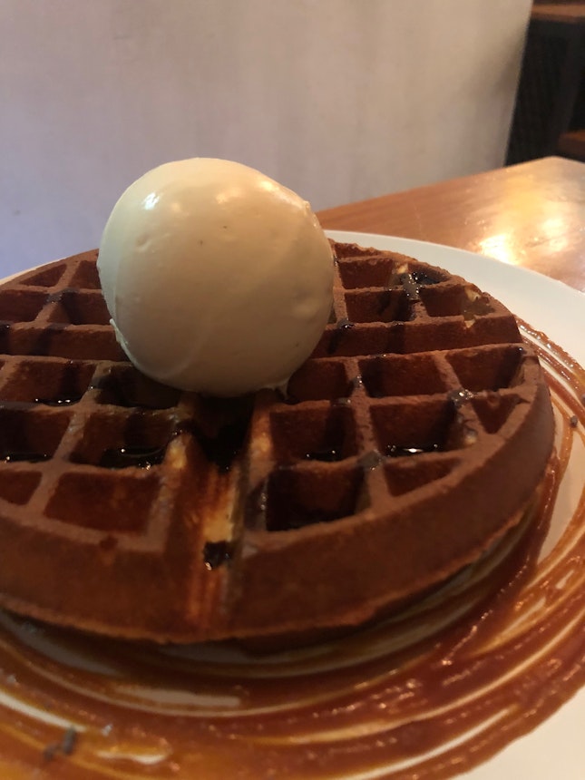 Honey Osmanthus Ice Cream And Brown Butter waffle