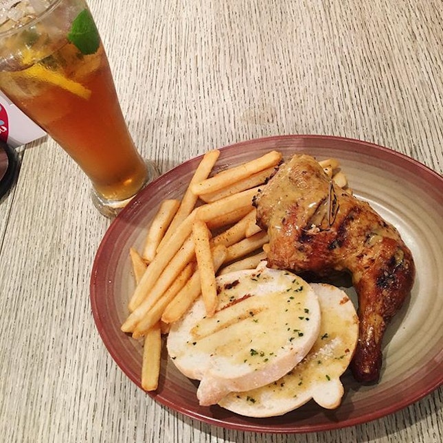 Late lunch (or early dinner?) at Nando's. #foodie #foodlover #foodtrail #foodstagram #chickenthigh #jbcitysquare #foodporn #instafood #instafoodie #burpple