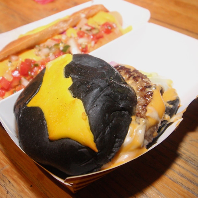 We Could Smell This Bat Burger Even Before It Swooped Down Before Our Eyes! ($8 W/o Fries) 🦇