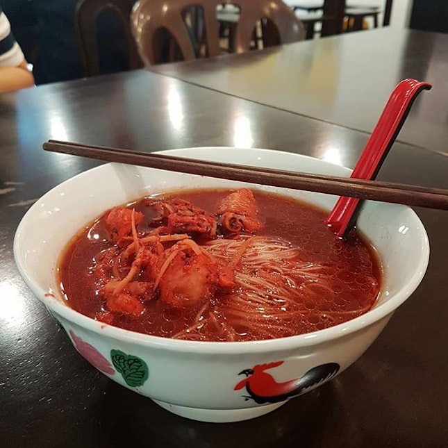 My first ever bowl of Sitiawan Hock Chew Red Yeast Wine Mi Sua!⁣
⁣
📌 Ah Muk Noodle, SS15.