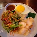 Thai Style Crispy Chicken with rice