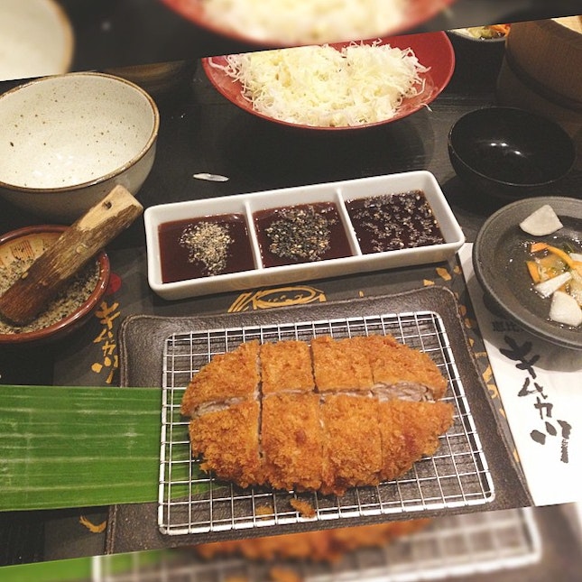 #foodcoma // Plain Mille-feuille-style Tonkatsu of Kimikatsu, served with unlimited cabbage, pickles, Japanese rice and #tdf miso soup (choice of red or white).