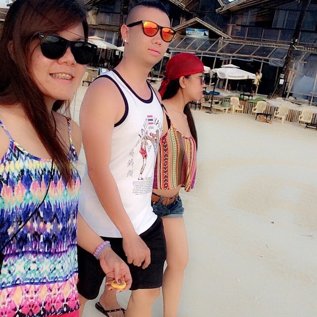 “true friendship isn't about being there when it's convenient; it's about being there when it's not.” #boracayIsland #bonding 
#food-hopping #goodTimes #FriendcelebratesWithYou