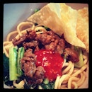 Tonight we have an Indonesian staple - homecooked Mie Ayam with #pangsit for #dindins !!