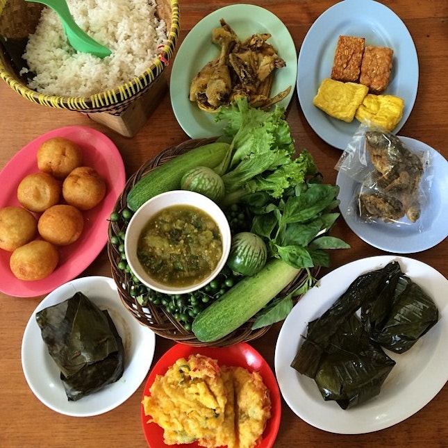 Just our typical #sundanese #food ! by Jessica Setiawan