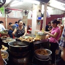 All sorts of fried dough/fritters, done Viet style.