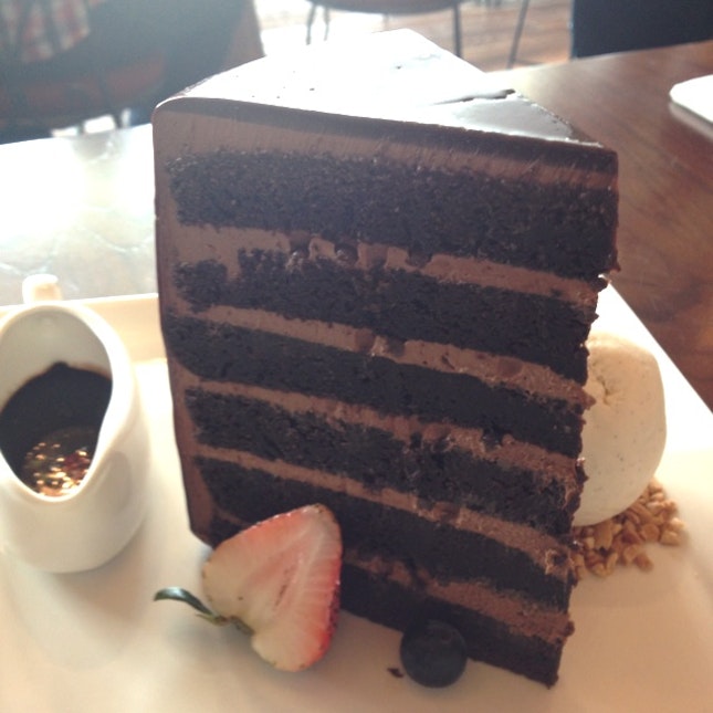 Au Chocolat Tower Cake
