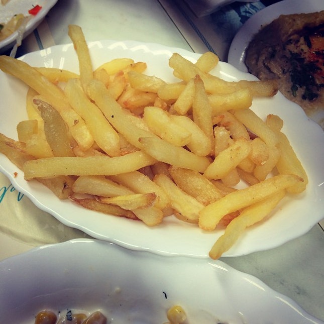 Fries freshly made #potatoes #food #foodies #foodporn #israel #kosher #fresh #yum #lunch #holiday #jewish