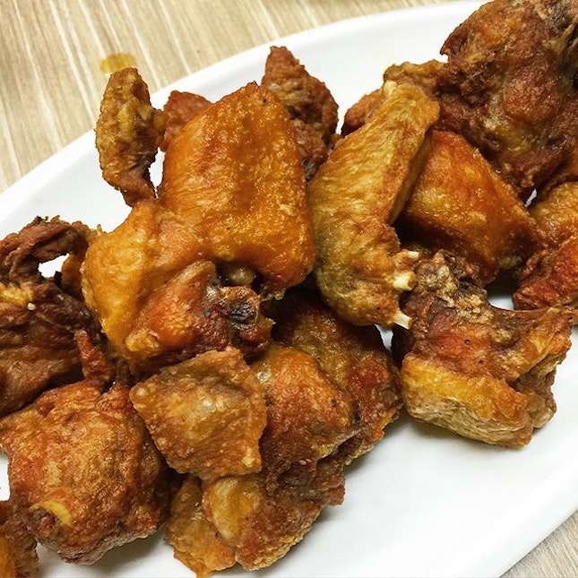 Fried chicken levelled up with prawn paste.