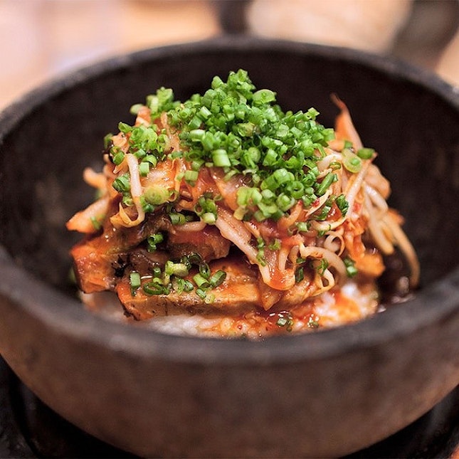 #foodesteem blogged: Hot Stone Japanese Rice with Pork and Kimchi, Tonkotzu Kazan Ramen