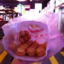 Snacking on the HK Street food at HK street JP 😁 crispy yum